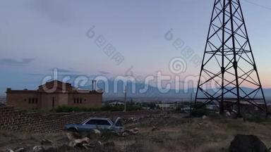 亚美尼亚埃里温郊区日落。